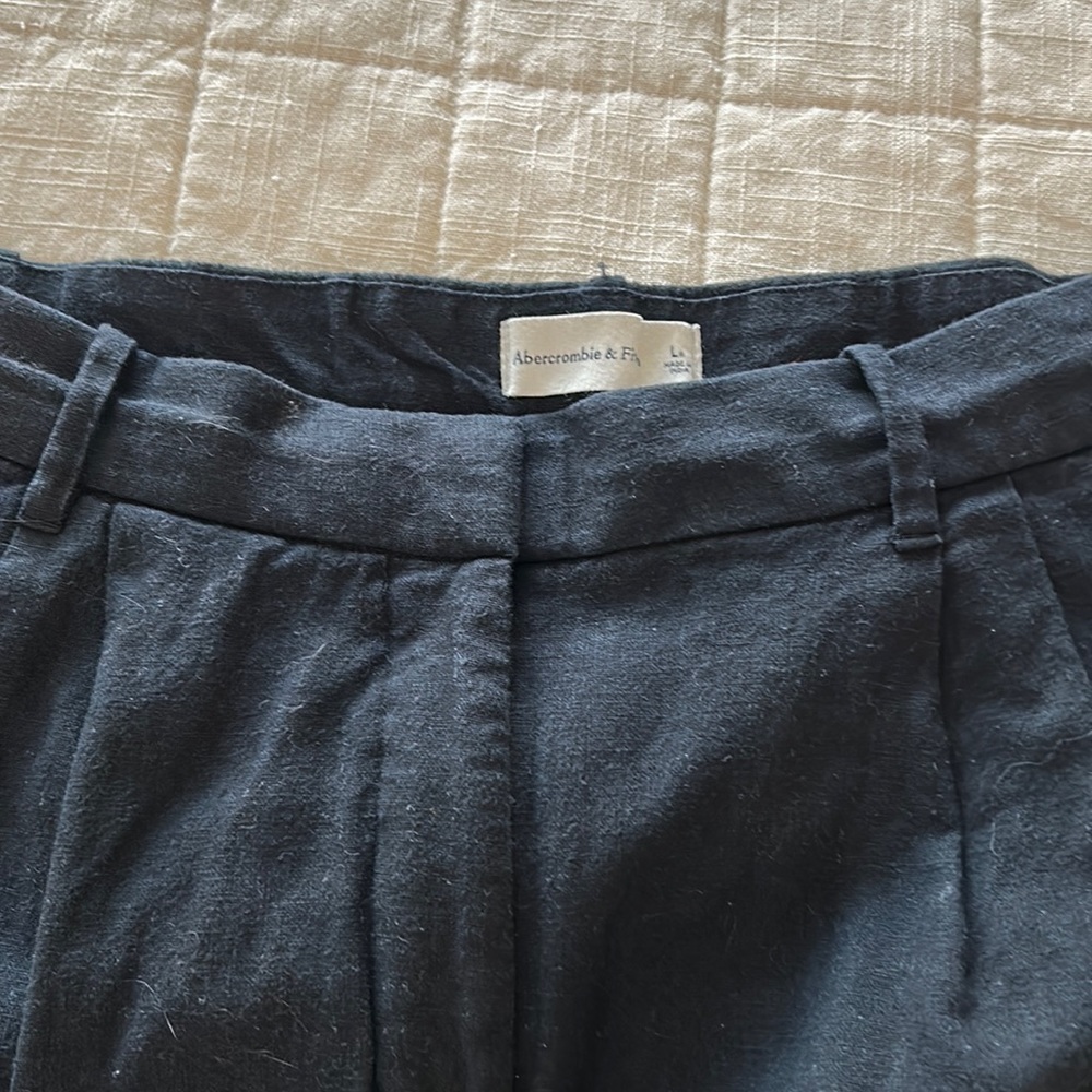 Abercrombie and Fitch, linen, pleated trousers, size large, black